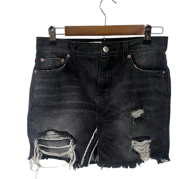We The Free Black Distressed Skirt Sz 25 - Picture 1 of 8